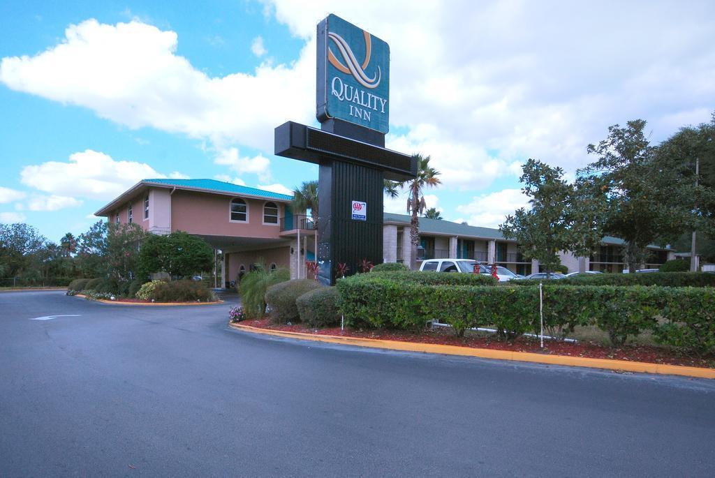 Quality Inn & Suites Orlando Airport Exterior photo