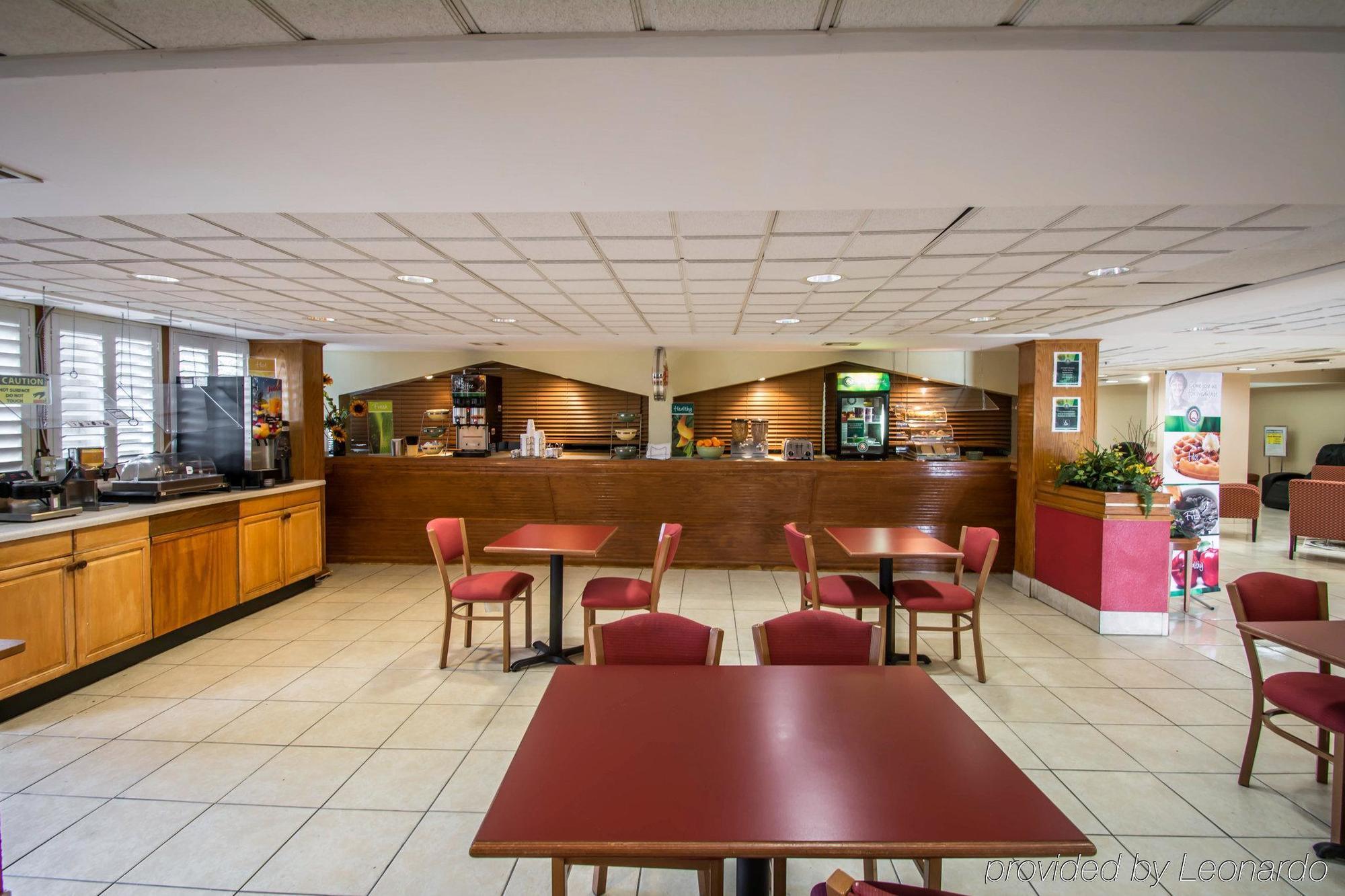 Quality Inn & Suites Orlando Airport Exterior photo